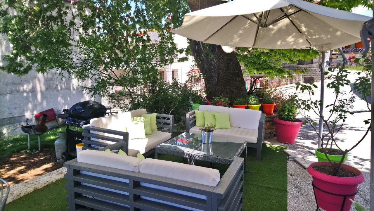 Alpina Suites Kastoria Esterno foto